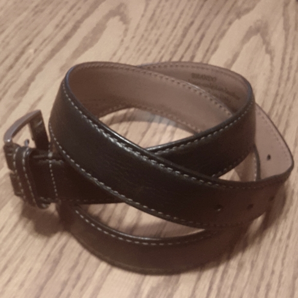 Trafalgar Men's Black leather belt. EUC' Sz.40. Bonus Leyva brown leather belt. - Picture 7 of 7